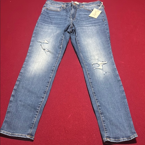 Universal Thread Light Blue High Rise Jeans - Picture 2 of 6